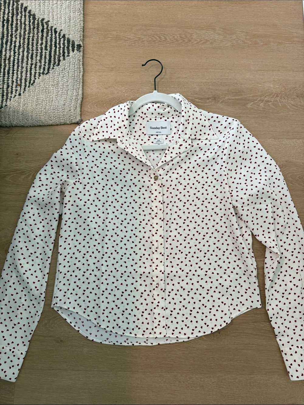 Aritzia Sunday Best White Button-Down Shirt with Red Heart Print